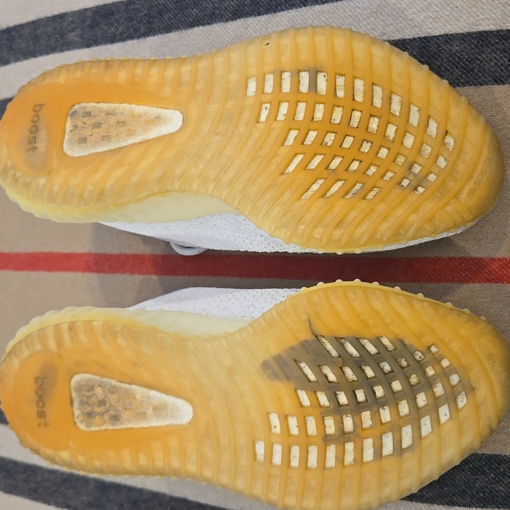 Adidas Yeezy BOOS 350 VS Low Cream White Sz  8 US - Picture 3 of 8